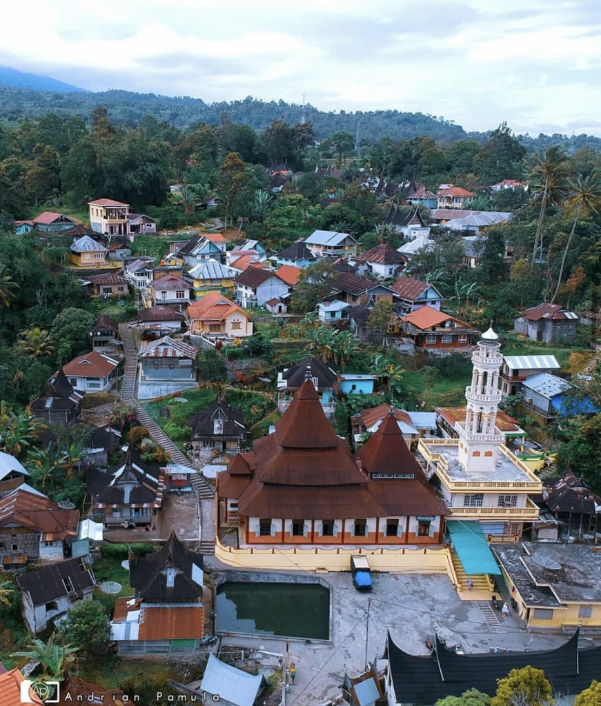 Pemukiman warga di Nagari Pariangan 5 Rekomendasi Penginapan Terbaik di Batusangkar