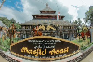 7 Wisata Unggulan Kota Padang Panjang Mesjid Asasi Sigando - Photo Adi White