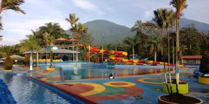 7 Wisata Unggulan Kota Padang Panjang Mifan Water Park - Debi Syahputra