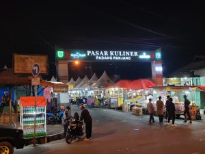 7 Wisata Unggulan Kota Padang Panjang Pasar Kuliner Padang Panjang - Dian Diana