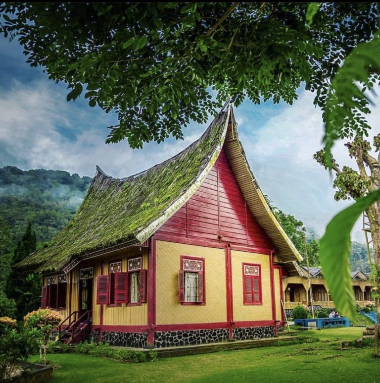 Rumah Gadang Kajang Padati - Photo Instagram @memensaputra