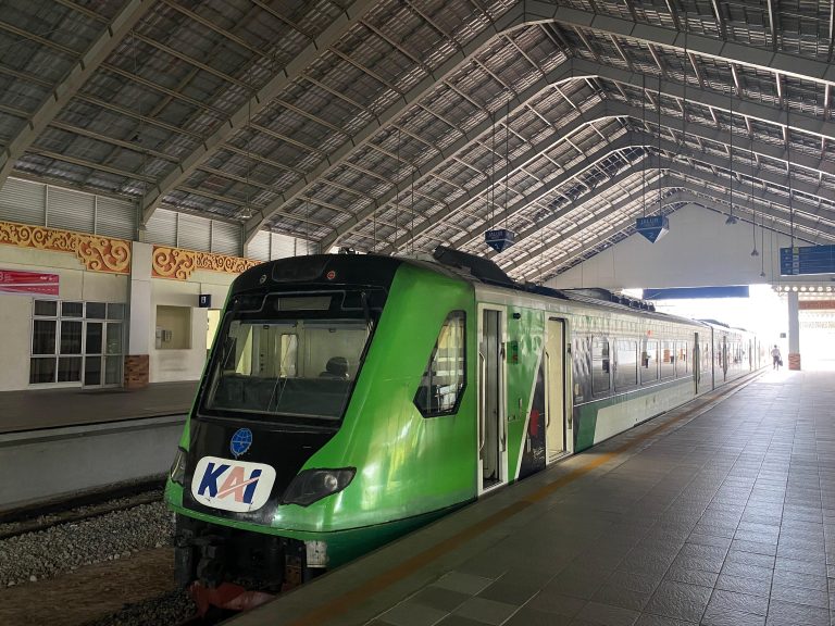 KA Minangkabau Express