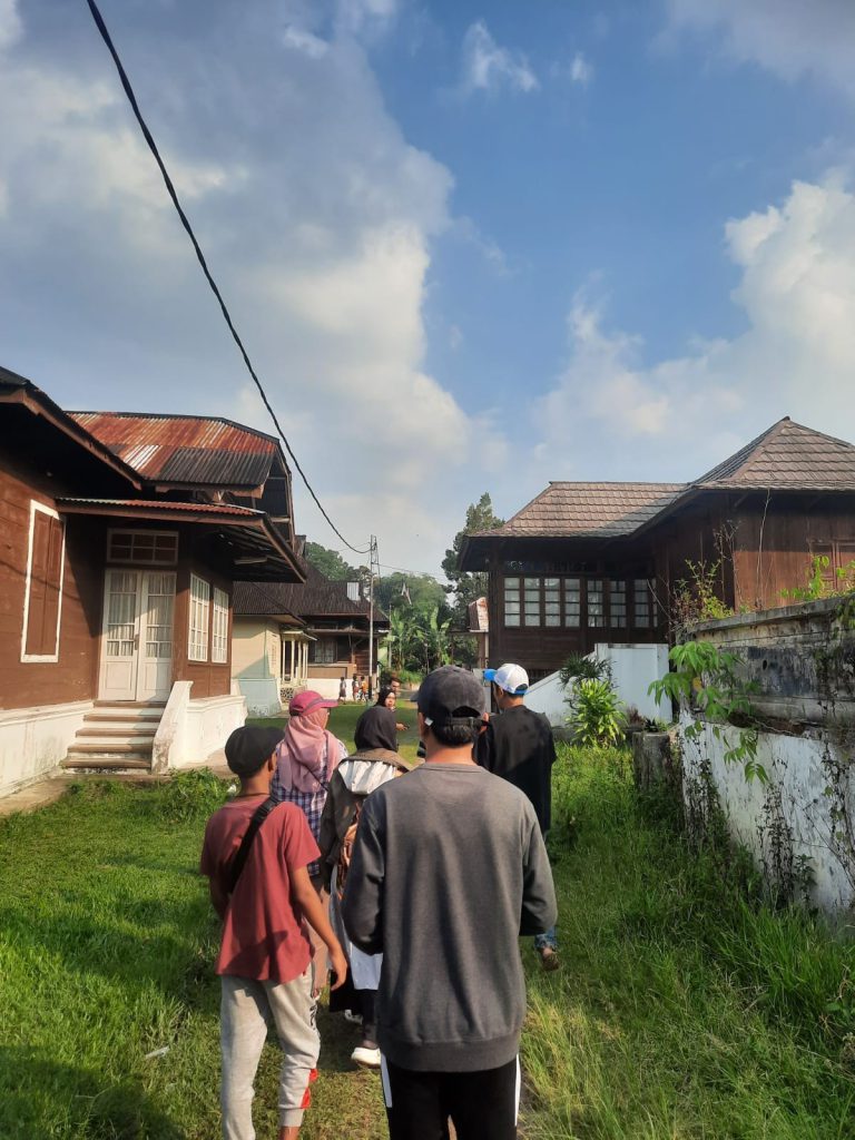 Walking Tour ke Kampung Koto Gadang Heritage