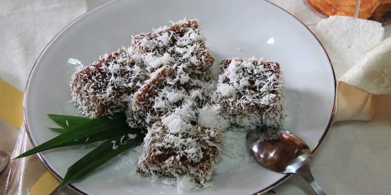 5 Kuliner Khas Sumatera Barat yang Mulai Langka Makanan Manis