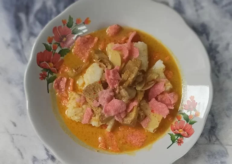 5 Gulai Lontong Khas Sumatera Barat yang Menggugah Selera