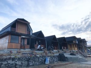 Villa Samara at Taluak Resort: Liburan Seru dengan Pemandangan Danau Diatas