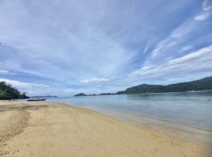 7 Pantai Eksotis di Mandeh yang Wajib Masuk dalam Daftar Liburanmu