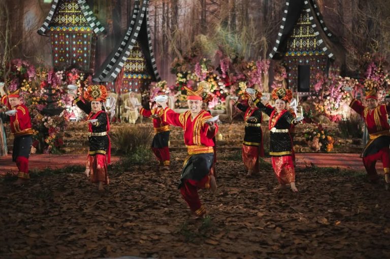 6 Tari Tradisional Minang yang Dipercaya Mengandung Unsur Mistis, Bikin Merinding.