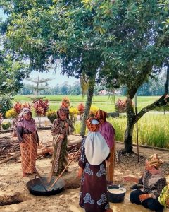 Proses Memsasak Juadah - Photo Instagram nitaazis - West Sumatra 360 Mengenal Tradisi Juadah, Antaran Khas Pengantin dari Padang Pariaman