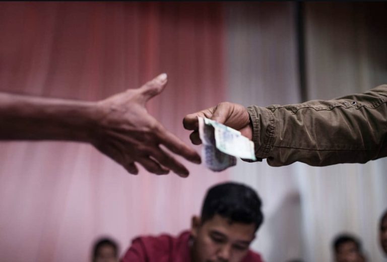 Makna dan Nilai Adat yang Terkandung dalam Tradisi Badantam di Pariaman