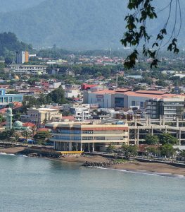 Spot Lari Menantang di Padang: Kombinasi Pantai, Kota, dan Perbukitan