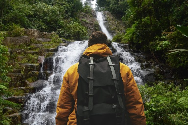 5 Jalur Hiking Level Medium di Kota Padang