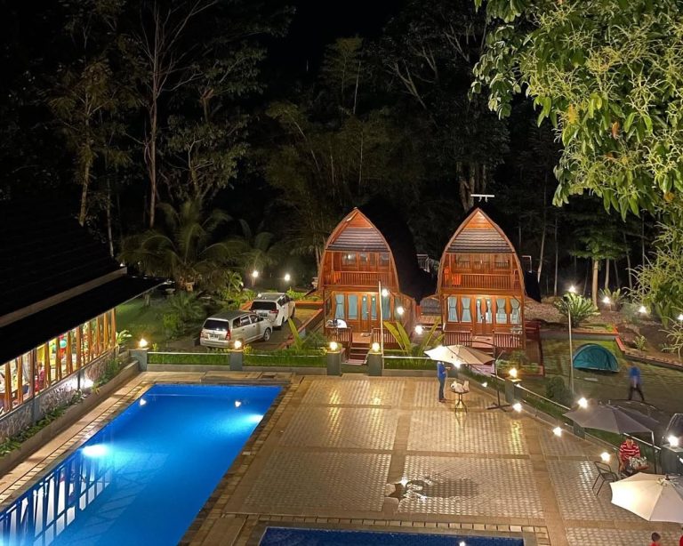 5 Rekomendasi Villa dengan Kolam Renang di Padang