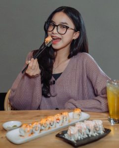 Suka Sushi tapi Budget Tipis? Ini 5 Spot Sushi Enak & Murah di Padang