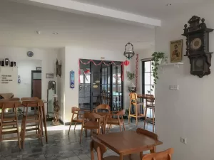 HOM Coffee and Pastry Padang: Homey, Menu Enak & Fasilitas Lengkap