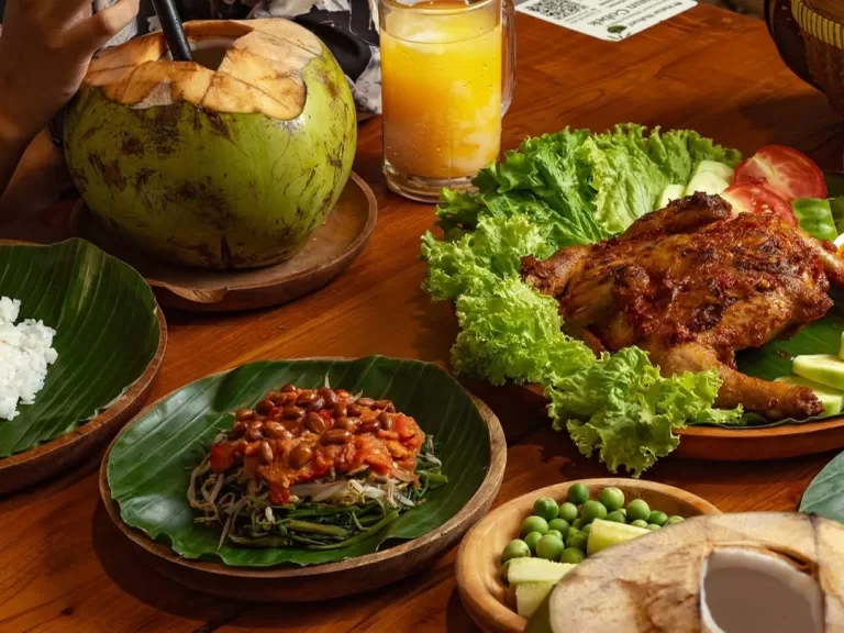 Mencari Masakan Sunda di Padang? Coba 5 Rekomendasi Ini!