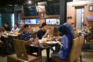 Photo Safari Garden Cafe & Restaurant - West Sumatra 360 5 Restoran di Padang yang Cocok untuk Quality Time Bersama Keluarga