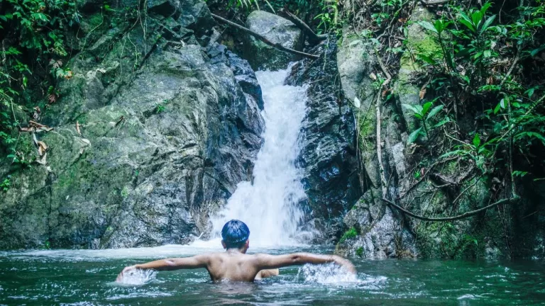 Menjelajah Keindahan 5 Air Terjun Eksotis di Kabupaten Sijunjung