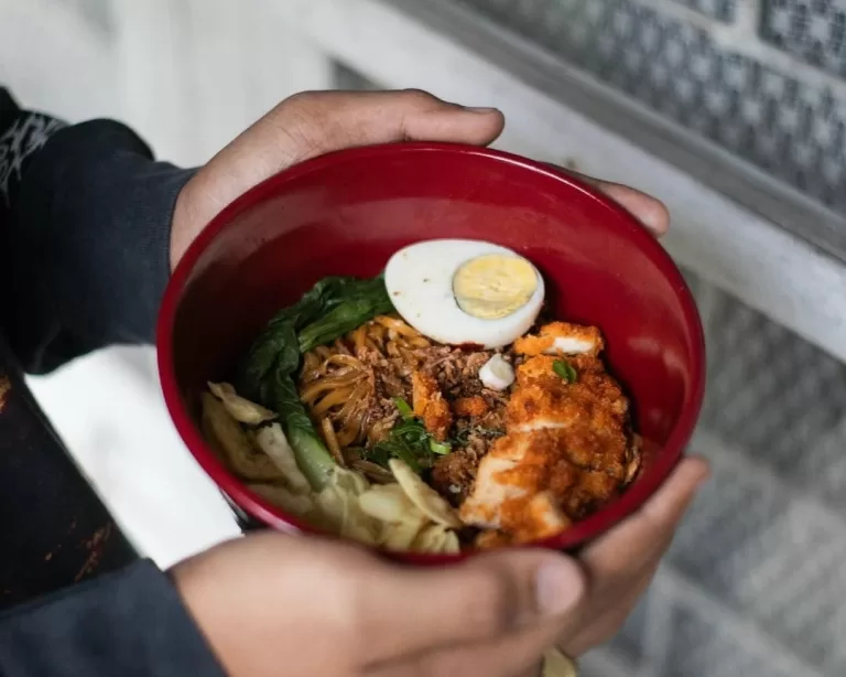 Rekomendasi Bakmi Lezat di Padang Part 2, Porsi Melimpah dan Harga Ramah Kantong