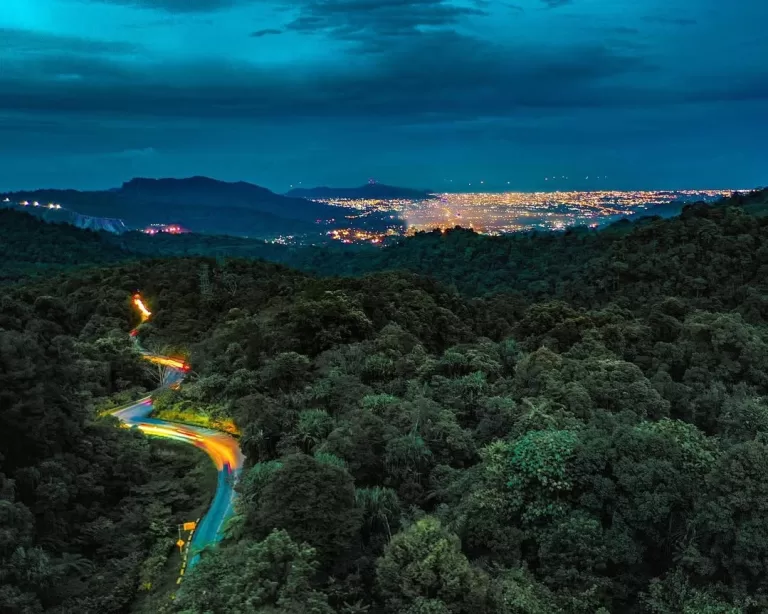 Perjalanan Darat Padang – Sawahlunto: 5 Spot Menarik, Eksotik, dan Instagramable
