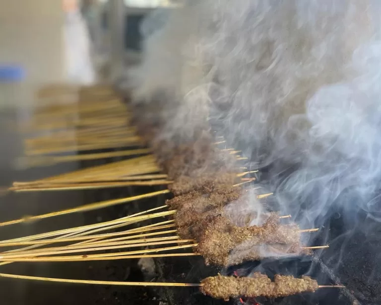 Sate-Sate Ini Lagi Viral di Bukittinggi — Sudah Coba Belum?