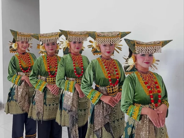 Sanggar Tari Galatiak Minang - Instagram @galatiakminangcrew - West Sumatra 360 7 Sanggar Tari dan Seni Ternama di Sumatera Barat