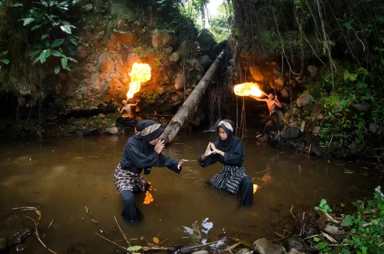 Silek Tradisi - Photo Instagram @aribonanza_ - West Sumatra 360 6 Perguruan Silat Terbaik di Sumatera Barat: Rekomendasi Tempat Belajar Silat Tradisional Minangkabau