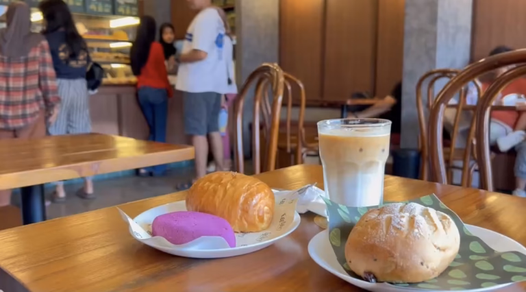 5 Toko Roti dan Bakery Favorit di Kota Padang (Part 3) 5 Toko Roti dan Bakery di Padang yang Wajib Dicoba (Part 3)