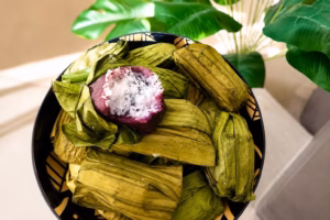 5 Makanan Tradisional Sumatera Barat yang Dibungkus dengan Daun Pisang