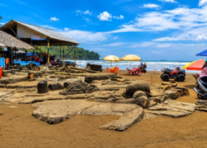 5 Destinasi Wisata Sumatra Barat dan Cerita Legenda dibaliknya