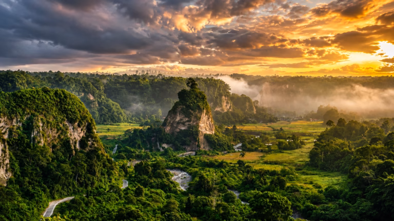 7 Fakta Menarik Ngarai Sianok di Bukittinggi 7 Fakta Menarik Ngarai Sianok, "Grand Canyon" ala Sumatera Barat